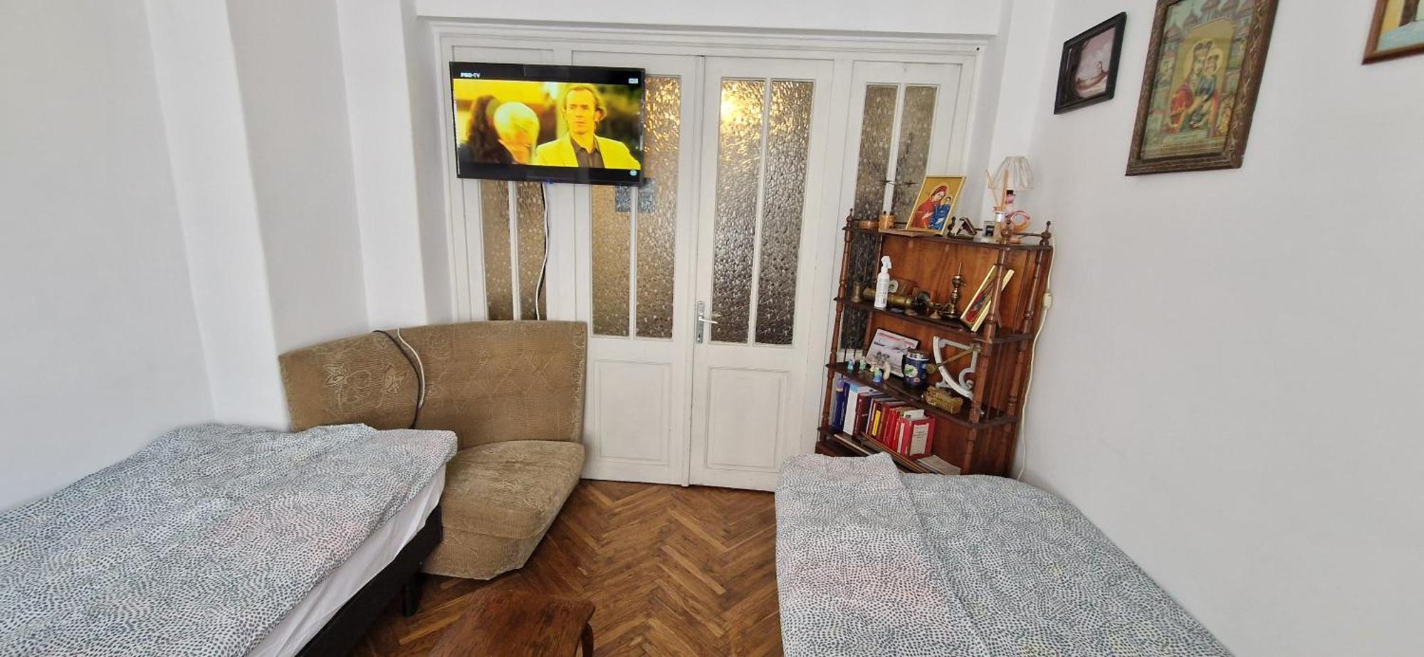 בוקרשט Domum - The Comunist Apartment מראה חיצוני תמונה